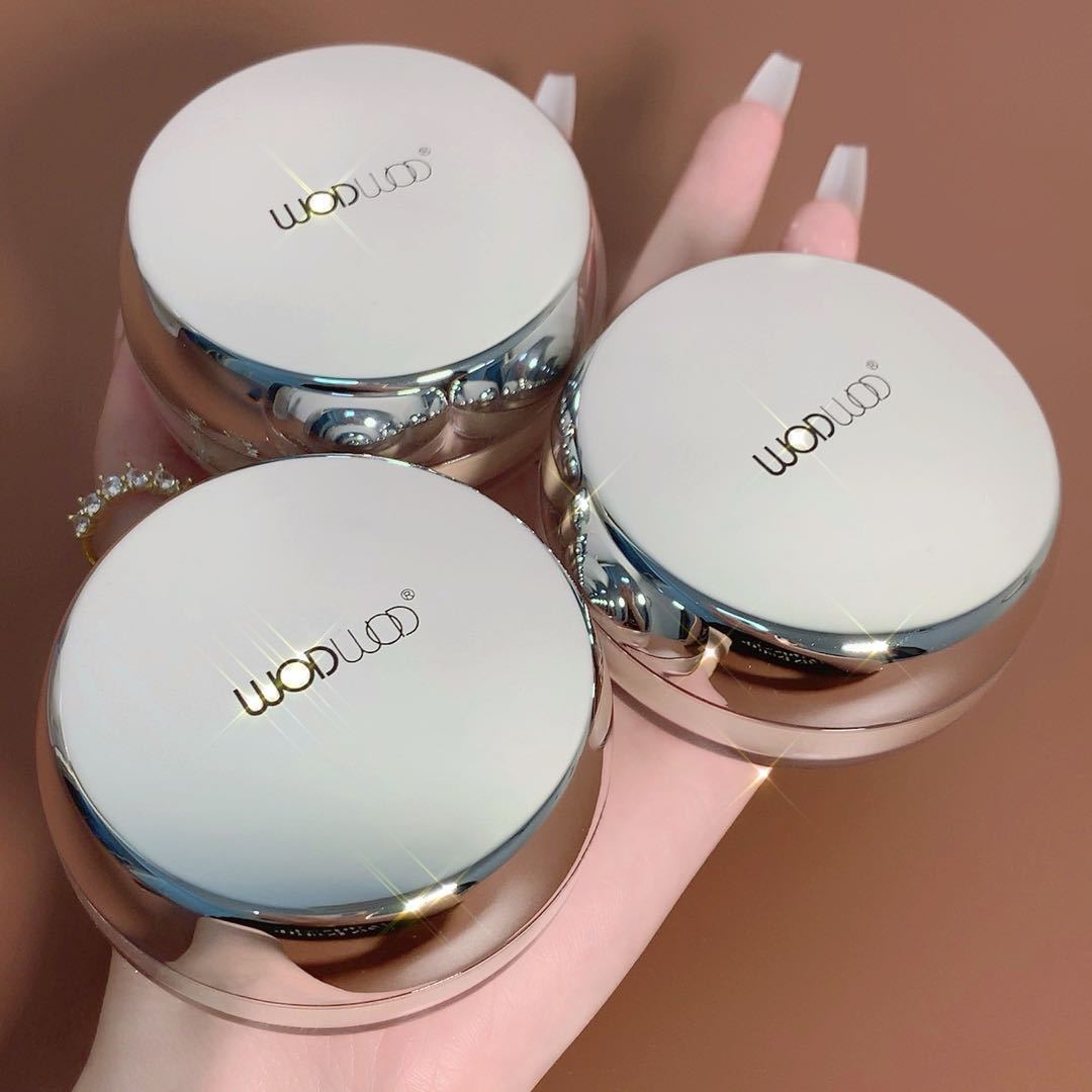 WODWOD Silk Gold Nude Makeup Loose Powder Breathable Silky Brightening Oil Control Fixed Waterproof Concealer Makeup Loose Powder